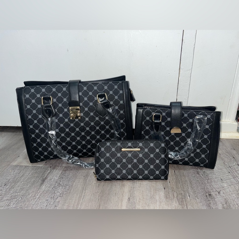 NWOT 3 Piece Purse Set